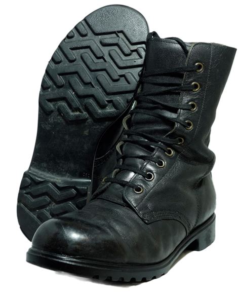 genuine army boots uk.